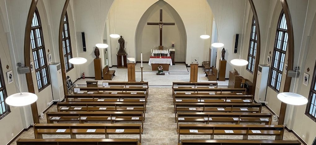 カトリック北町教会聖堂内